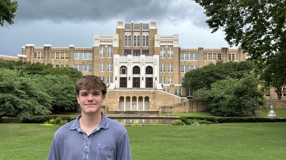 Carter in front of Little Rock Central High School