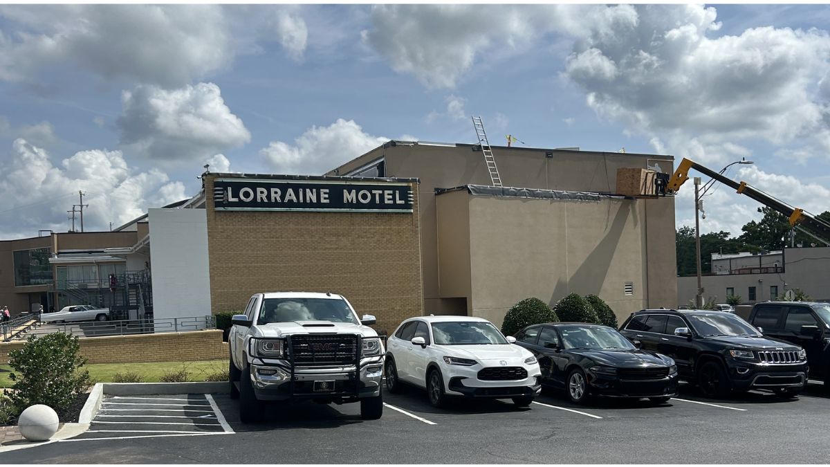 Lorraine Motel exterior and sign from the parking lot