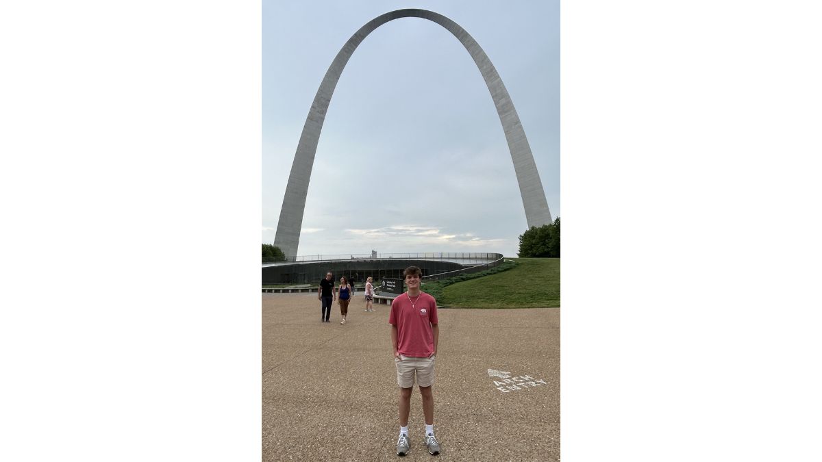 Carter at the Gateway Arch
